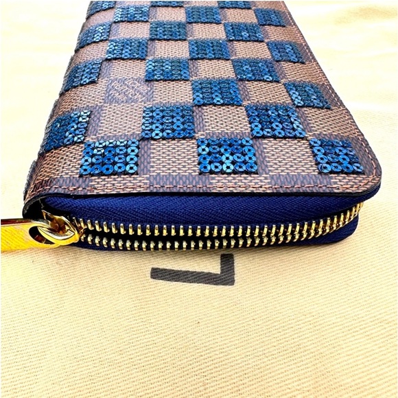 Louis Vuitton Limited Edition 3D effect sequin damier - Picture 6 of 11